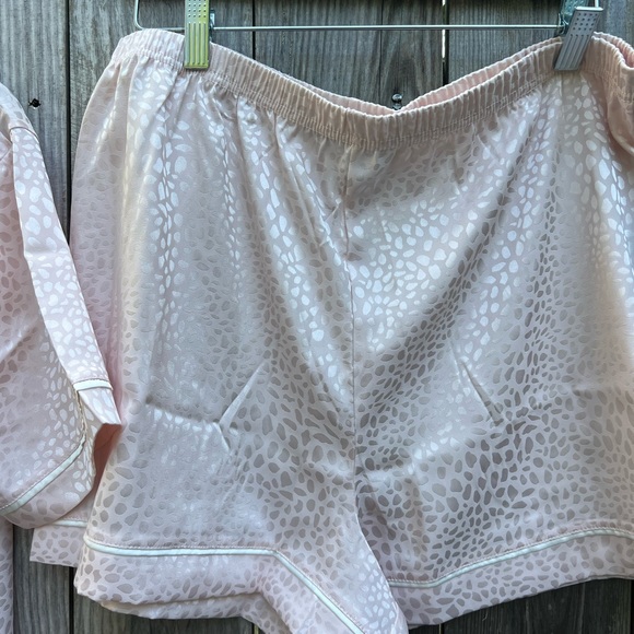 BCBGMAXAZRIA Mauve Chalk Animal Jacquard Short Set Pajamas Women’s XL NWT NEW - Picture 13 of 15